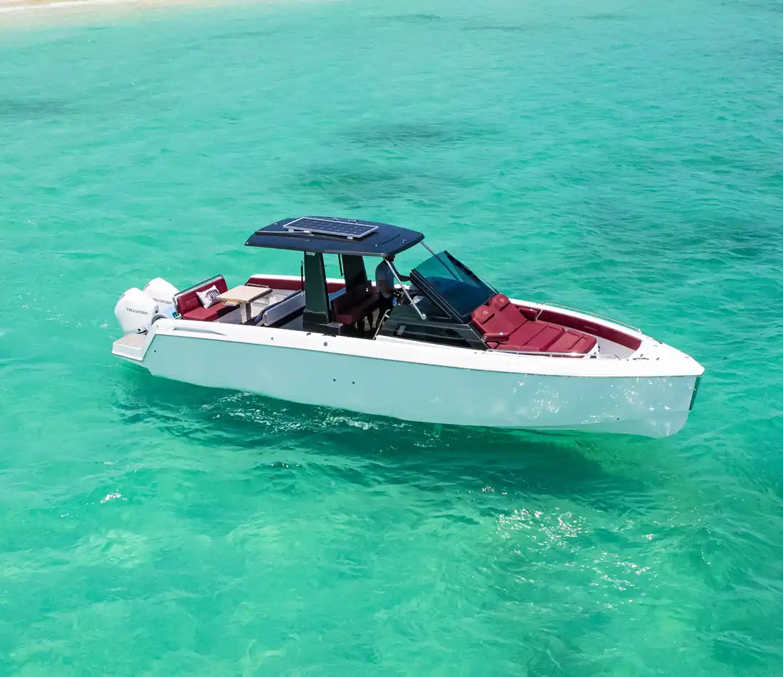 Luxury Yacht STELLAR - High-Performance Powerboat
